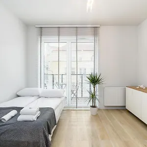 Fabryczna By Renters Poznań